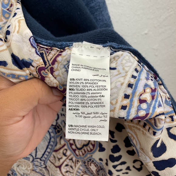 Chico's Paisley Leopard Print Cardigan Long Sleeve Fall Sweater Size 2 (US L/12) - Picture 7 of 13